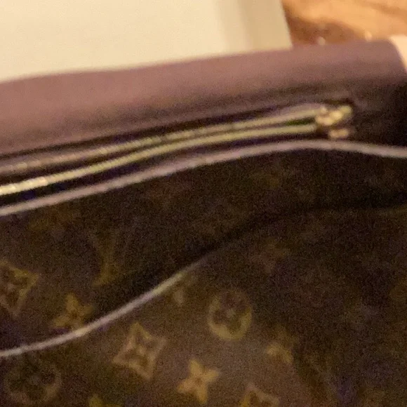 Louis Vuitton Monogram canvas Menilmontant MM - Picture 9 of 13